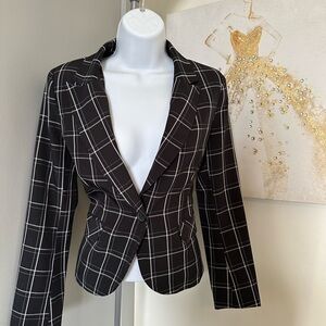 Black and White Checkered Blazer with Notched Lapels